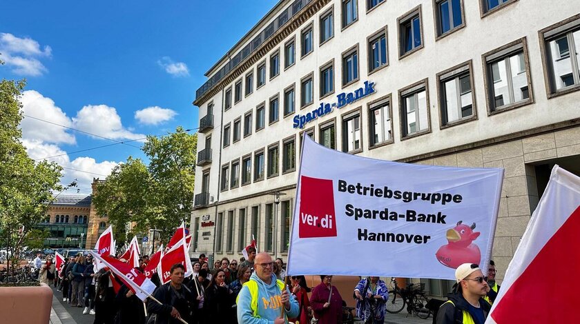 Sternmarsch von ver.di-Mitgliedern in Hannover
