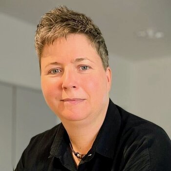 Doreen Trolldenier, eine Frau mit kurzen blonden Haaren