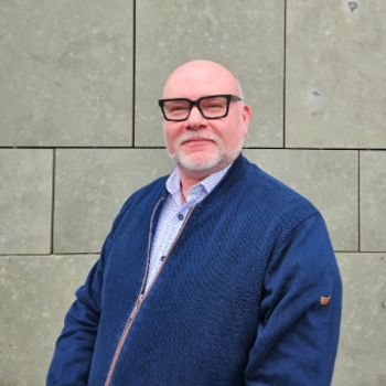 Ein Mann mit Brille, Frank Gärtner